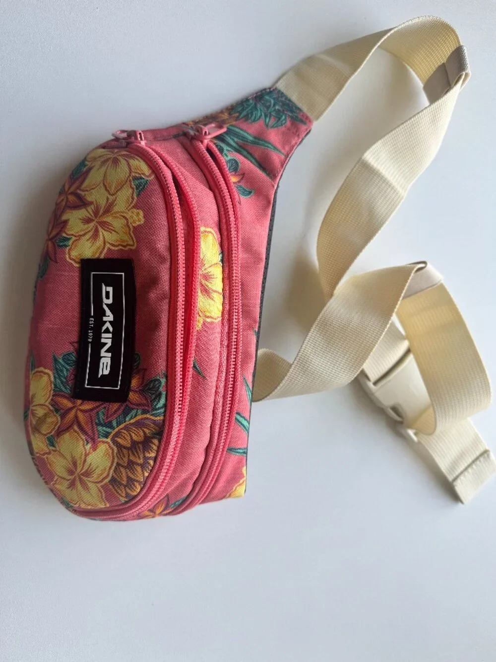 Dakine Floral Waist Pack Fanny Pack Crossbody Sling Bag Pink Hawaiian Adjustable
